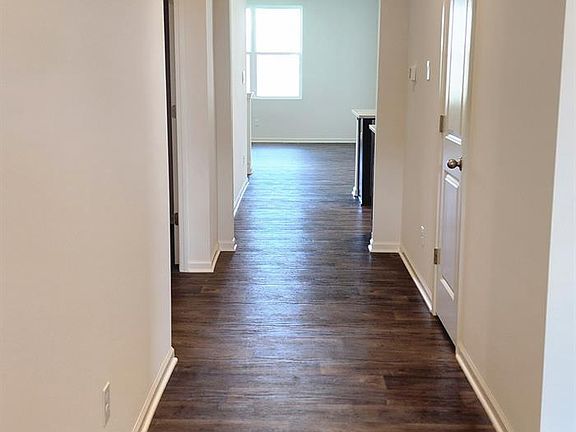 3rd image of 7600 W 105th Pl