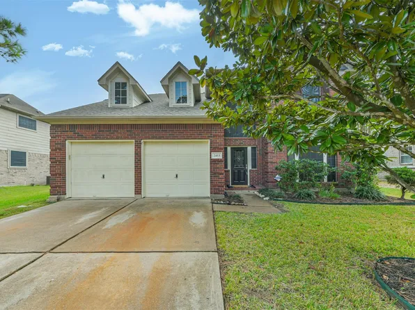 2413 Piney Woods Dr, Pearland, TX 77581