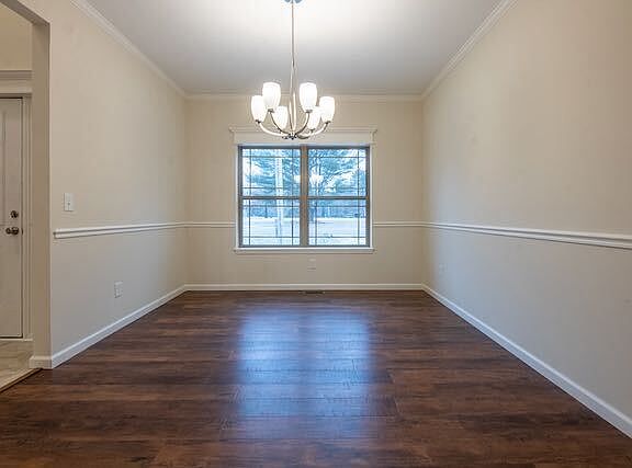 4th image of 714 Woodland Knolls Rd