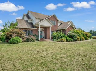 16 Windswept Dr, Nashville, IL 62263