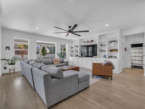 4th image of 5843 Suffolk Ln