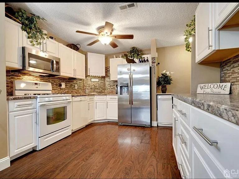 46 Prestwick Way — Photo 14