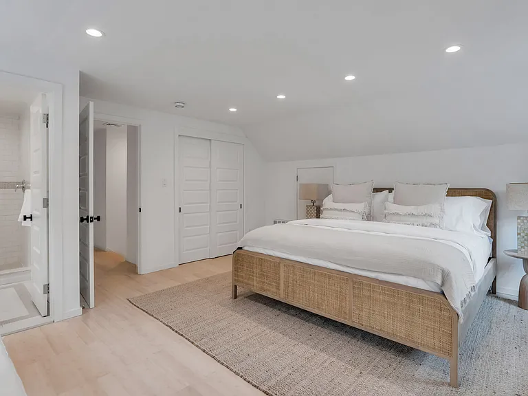 10 Barsdis Ln — Photo 16