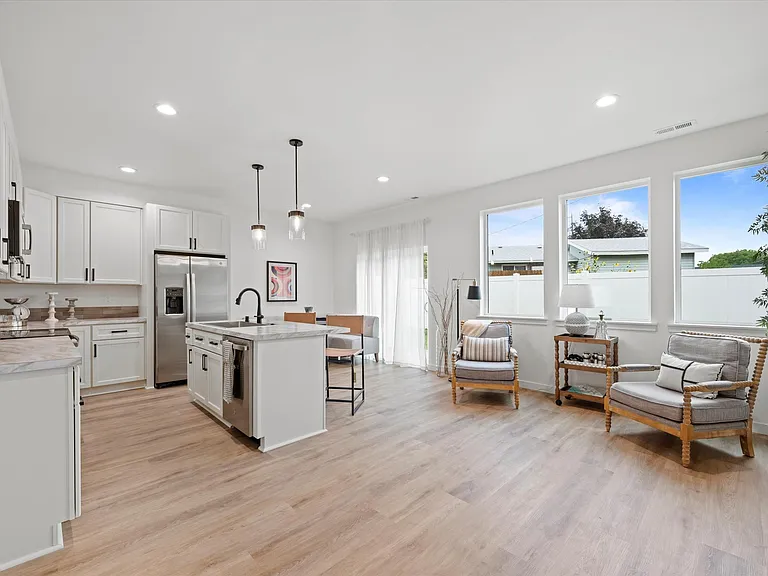 3555 W 6th Pl — Photo 7