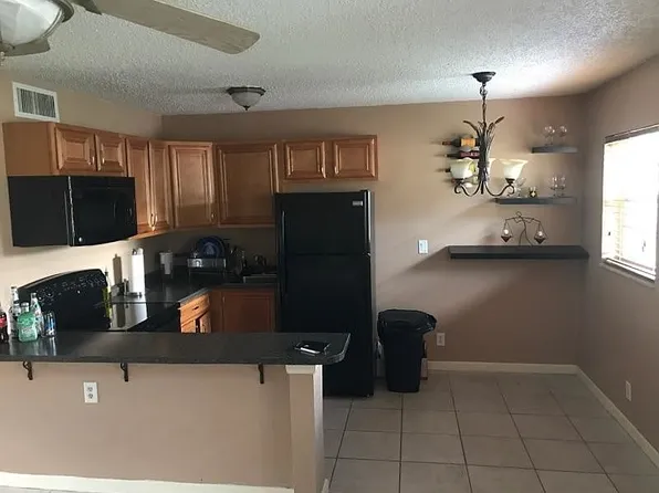 402 Lakeside Dr APT 105, Pompano Beach, FL 33063