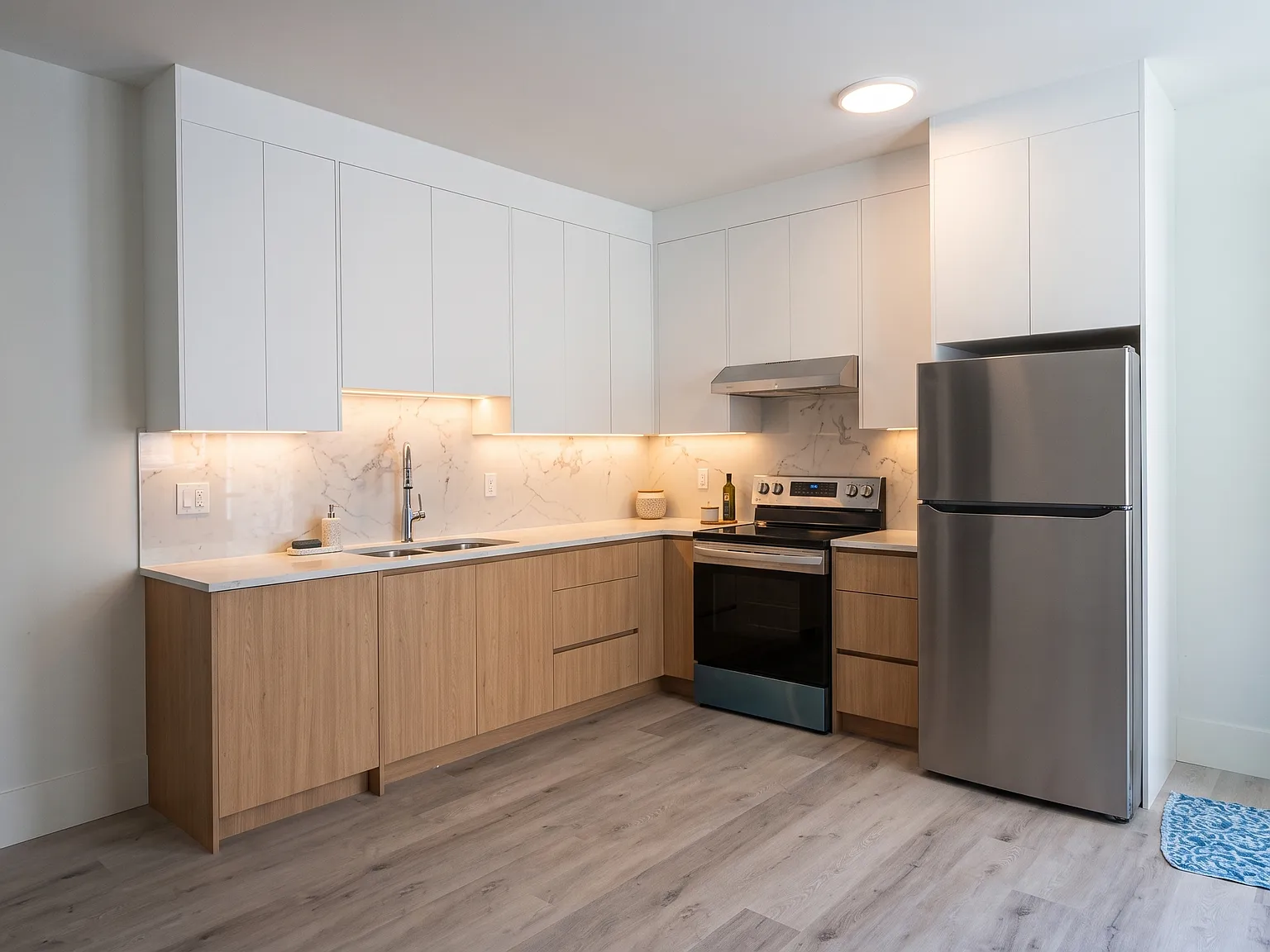2 bed, 660 sqft, $2,000 — Photo 1