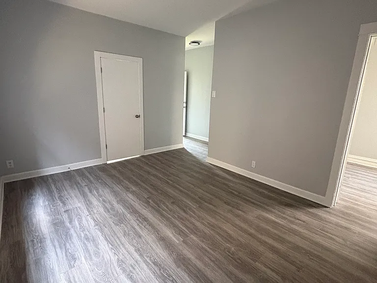 8211 S Escanaba Ave #1 — Photo 7