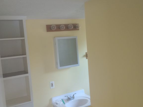 5th image of 119 W Benson St