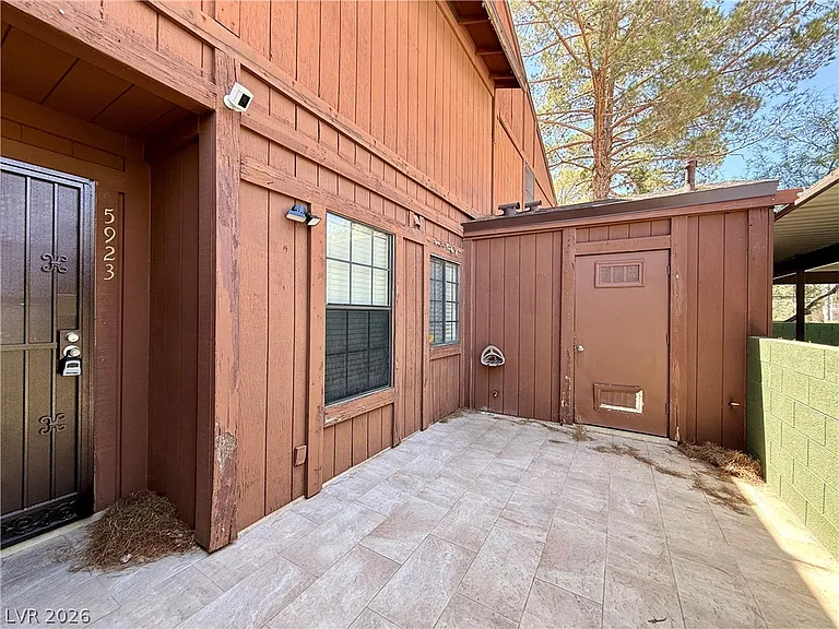 5923 Laredo St — Photo 63
