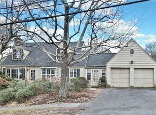 1125 Oldfield Rd, Fairfield, CT 06824