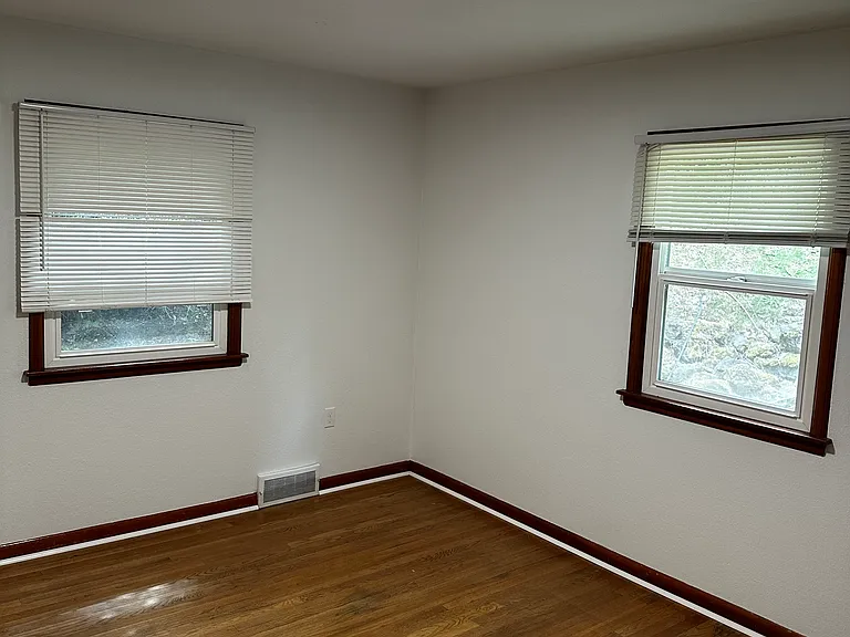 406 E James St #2 — Photo 11