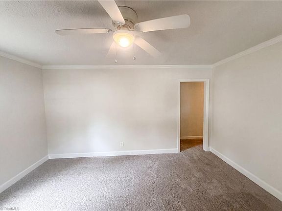 4th image of 2403 Rowe St