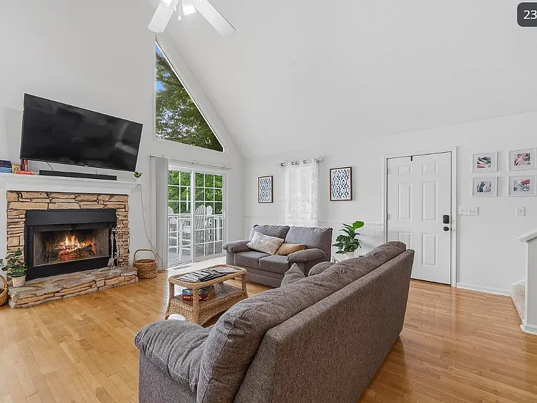 309 Thomas Dr — Photo 9