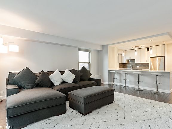 4th image of 3600 N Lake Shore Dr APT 411