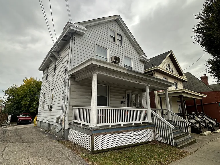 349 W McMillan St — Photo 2