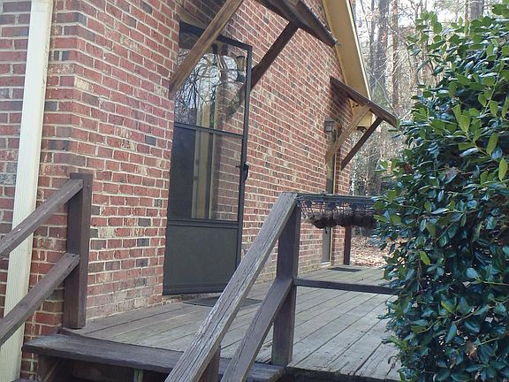 270-C Entrance and deck