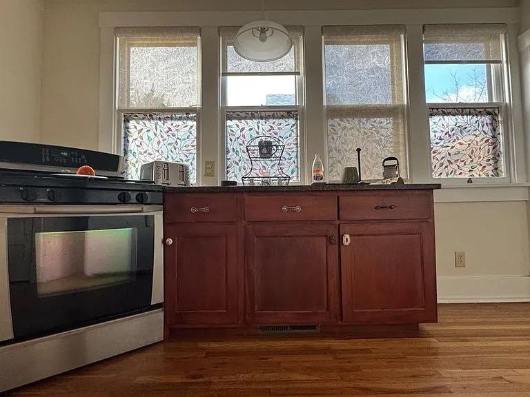 423 Walter St SE — Photo 6