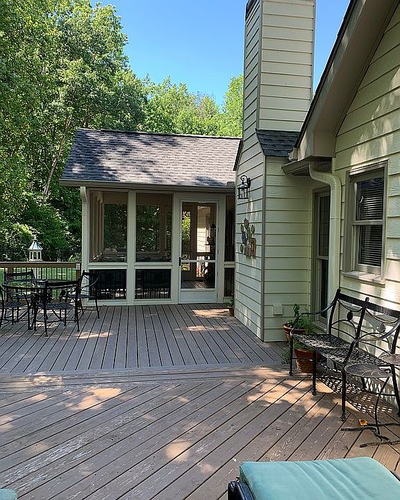 2nd image of 4135 Huntcliff Dr