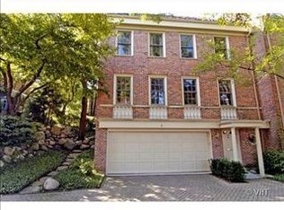 9 Landmark, Northfield, IL 60093