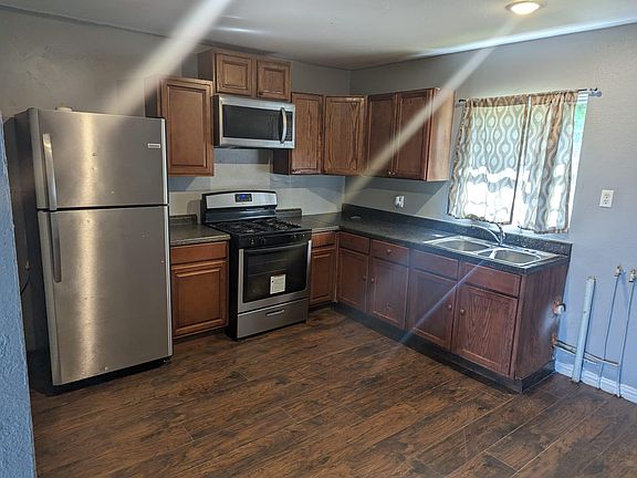2nd image of 1713 N Ross Ave