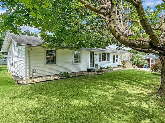 3rd image of 14888 Resthaven Dr