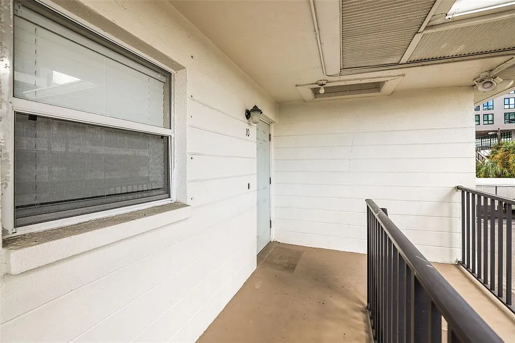 2 bed, 2.0 bath, 1000 sqft, $2,200 — Photo 4