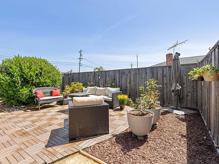 456 Grand Blvd — Photo 21