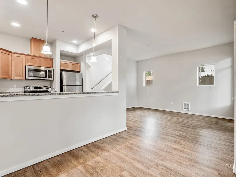 Pinnacle Townhomes — Photo 24