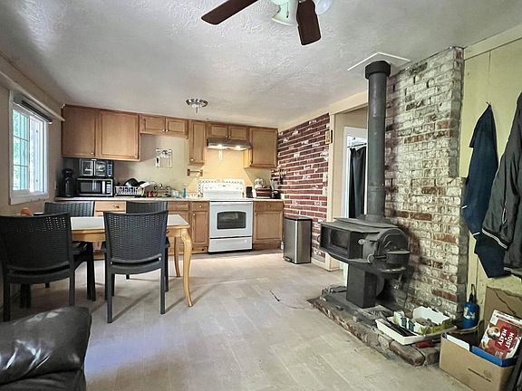 4th image of 431 Mad River Rd
