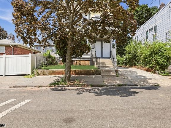 2nd image of 407 Chadwick Ave