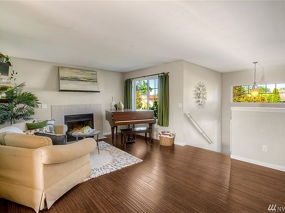 3rd image of 1132 Villanova St NE