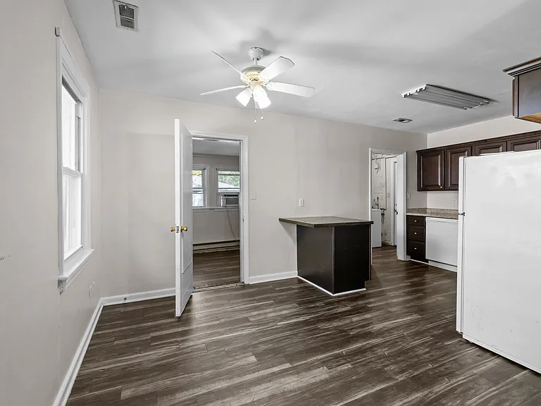 1720 W 48th St — Photo 22