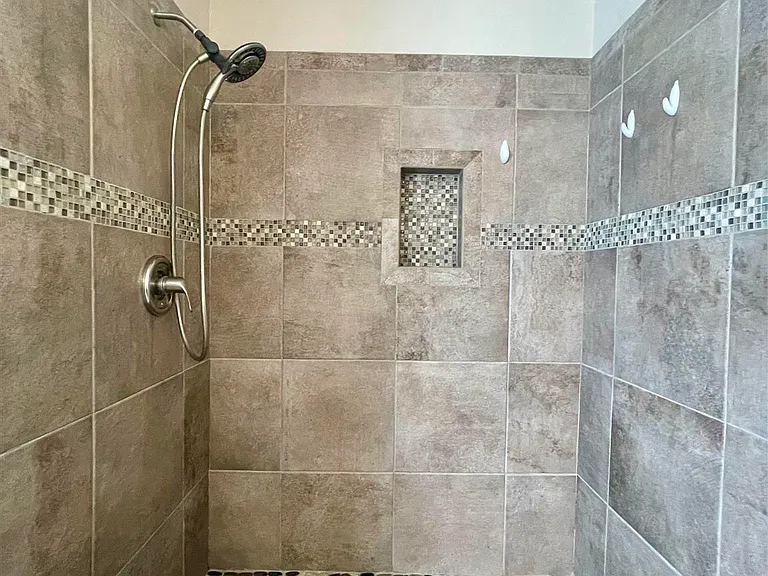 7747 Fenwick St — Photo 15
