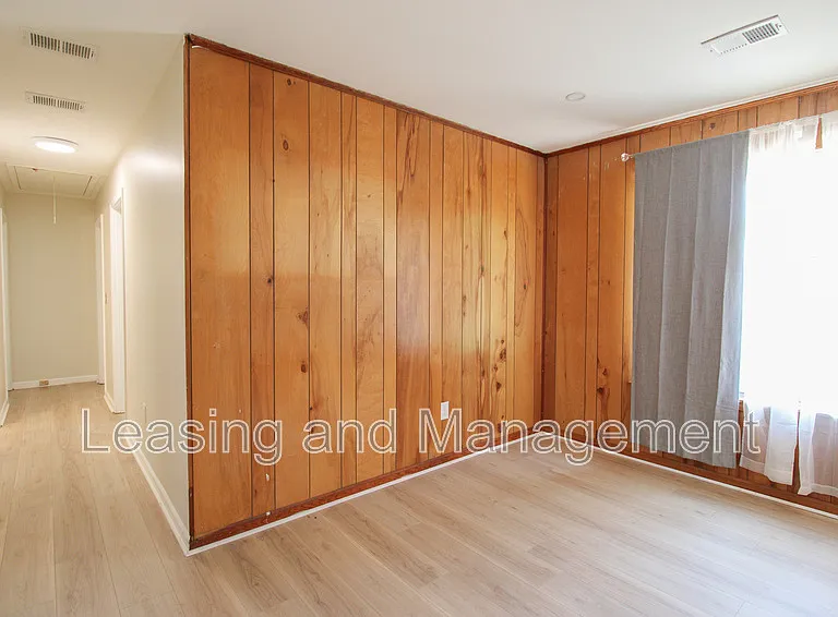 305 Millcreek Dr — Photo 9