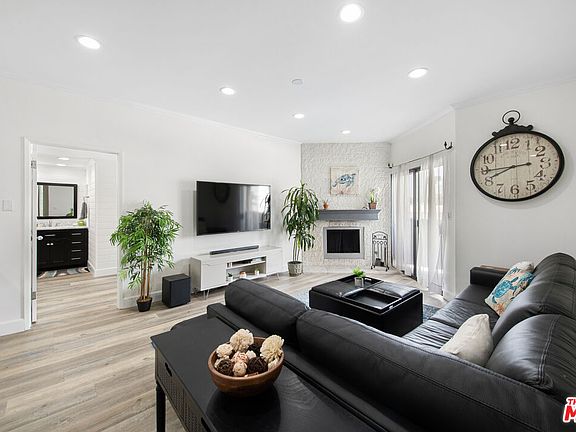 3rd image of 1665 Federal Ave Unit 302
