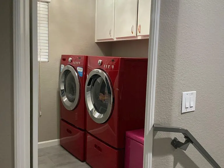 Upstairs Washer & Dryer