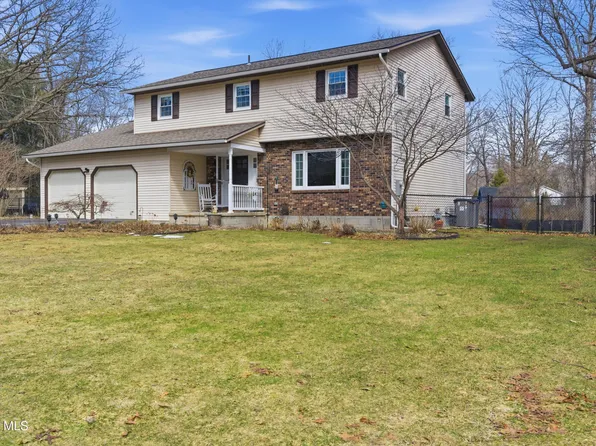 26 Sussex Way, Niskayuna, NY 12309