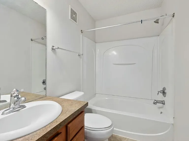 15134 Fanning Dr N — Photo 4