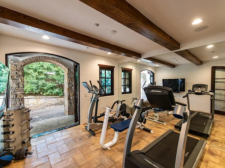 208 S Rios Ave — Photo 15