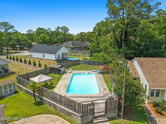 3rd image of 1052 Valley Drive
