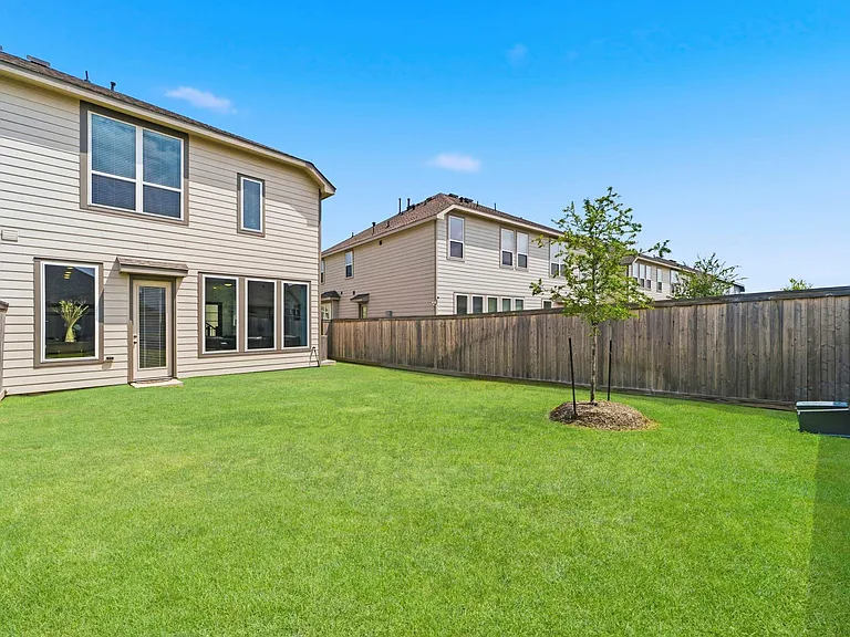 21235 Doubtful Canyon Dr — Photo 27