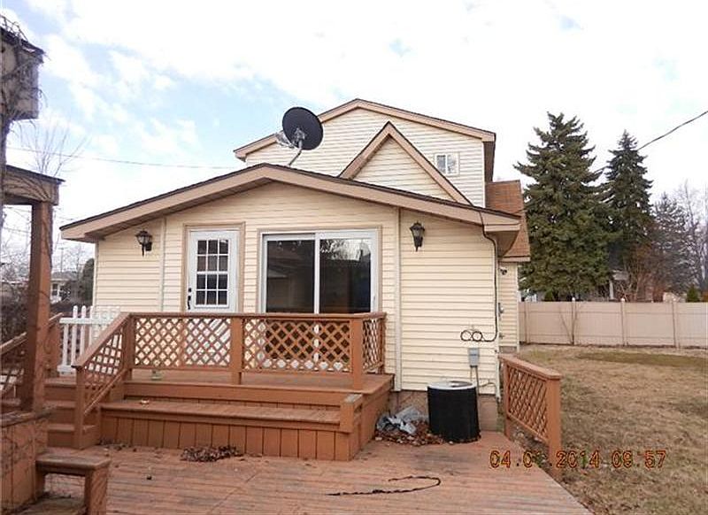 2nd image of 891 5th St