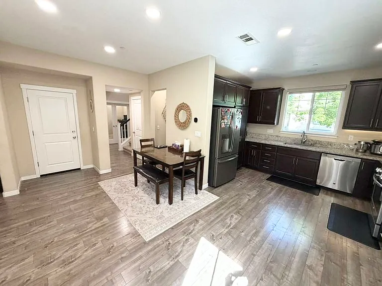 339 Emory Ct — Photo 22