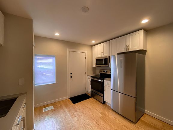 3rd image of 3553 N Williams St