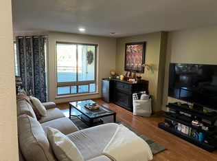12349 Roosevelt Way NE APT 402, Seattle, WA 98125