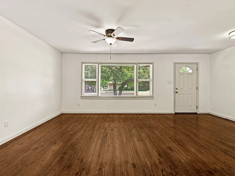 310 Hillcrest Ave — Photo 8