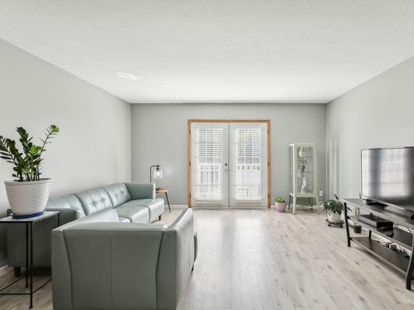 1860 McMenemy St E #E