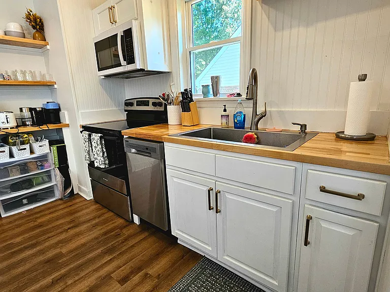 1403 Roxbury Rd — Photo 18