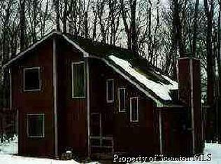 4 Willow Run, Newfoundland, PA 18445