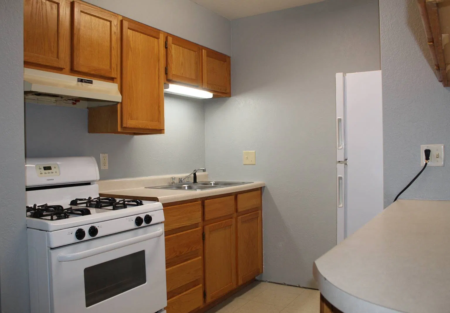 1 bed, 1.0 bath, $725 — Photo 2